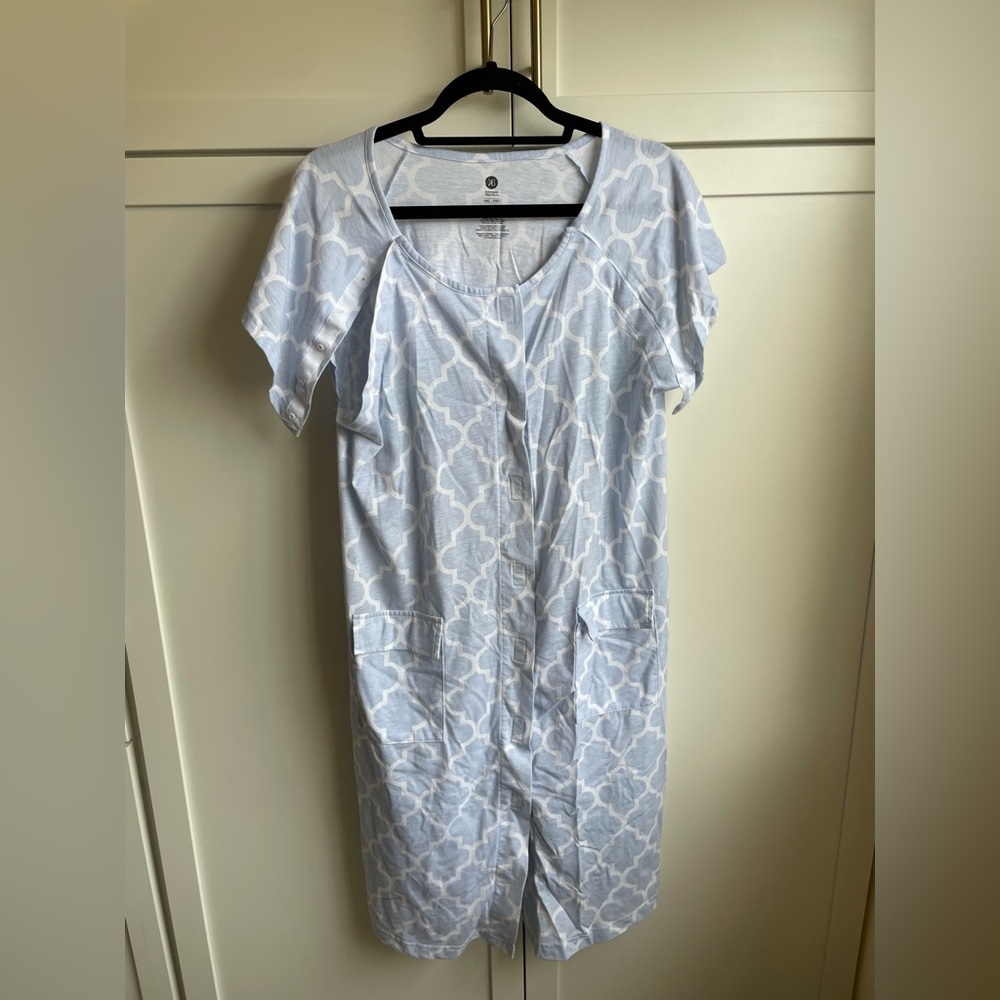 Women’s Light Blue Patterned Hospital Birth Gown